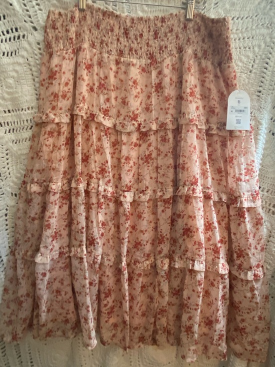 ARULA Dresses & Skirts - NWT Size B Arula Floral Maxi Skirt